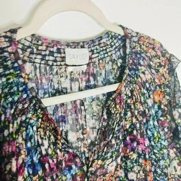 NWT Saylor Anne Button Down Floral Printed Ruffle Blouse in Wildflower Dobby - Picture 6 of 9